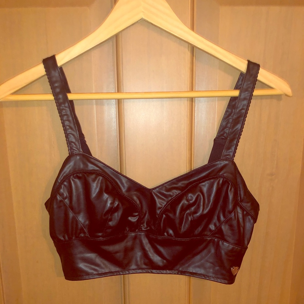 Kendall & Kylie crop top faux leather